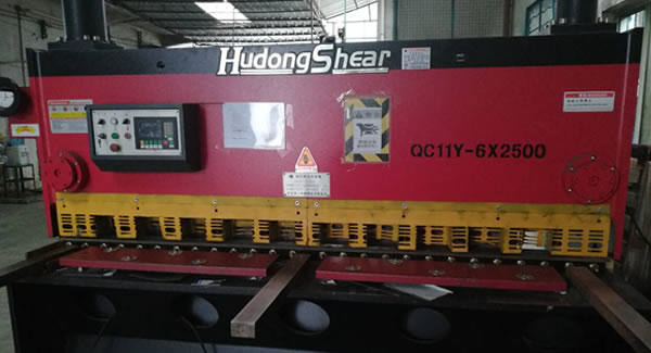 新增數(shù)控剪板機(jī),提升生產(chǎn)東莞合頁,?鉸鏈合頁,不銹鋼合頁