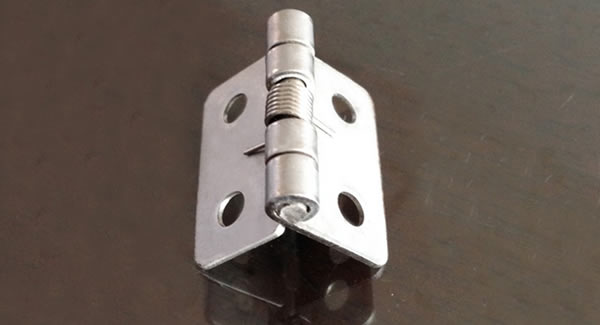 廣有五金教您如何選購(gòu)一款好的鉸鏈?