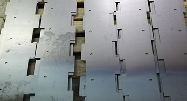 廣有五金專業(yè)生產(chǎn)長合頁、焊接合頁、重型合頁等特殊合頁