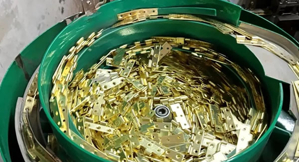 探秘合頁組裝自動化，小零件背后的大科技 |廣有五金&東莞合頁?