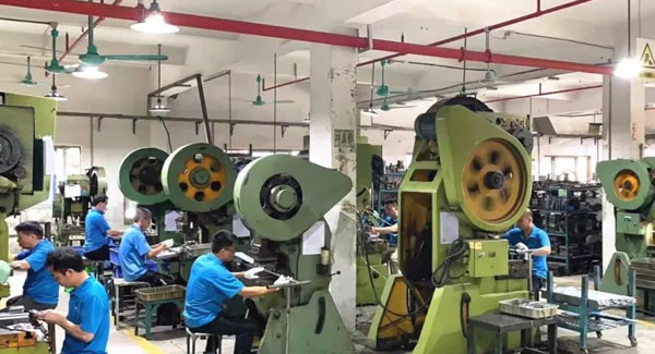 年關(guān)趕貨，匠心筑夢|廣有五金&東莞合頁?