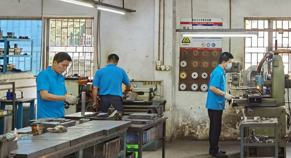 “平、直、順”重塑長合頁連接標準，賦能精密設備高效開合|廣有五金&東莞合頁?