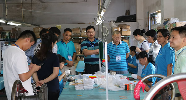 雙節(jié)致信 | 以“月光為禮，國慶作伴”致敬新老客戶的溫暖|廣有五金&東莞合頁?